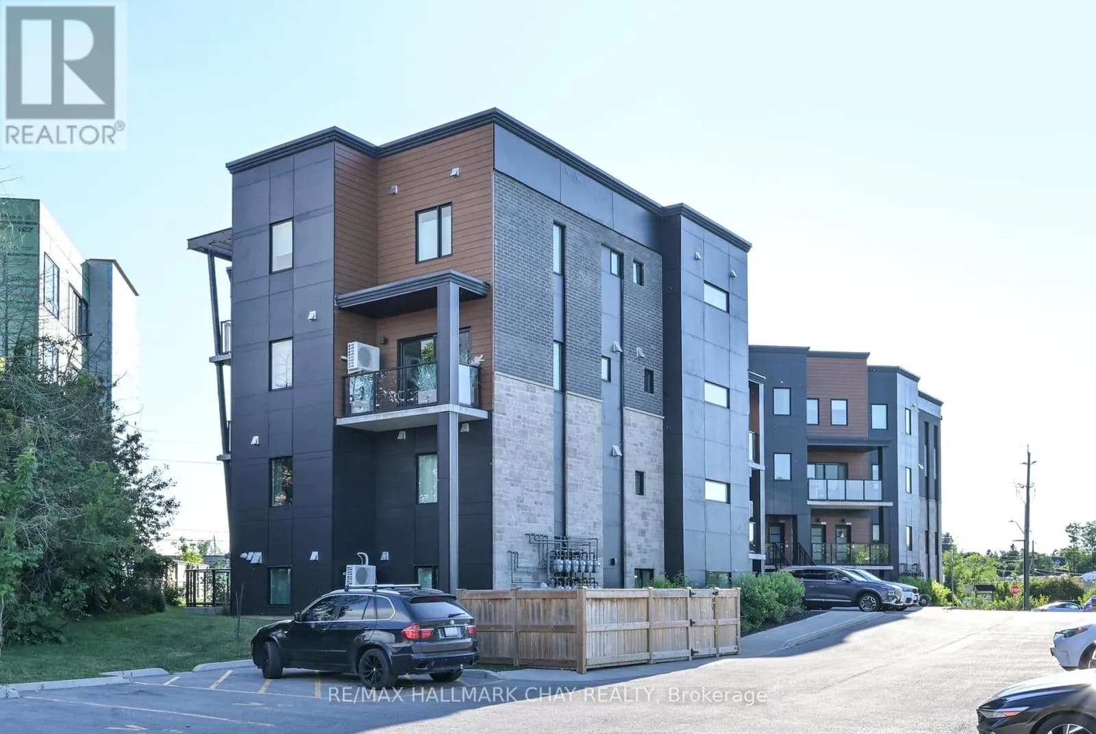312 - 17 CENTRE STREET — photo 3 of 27