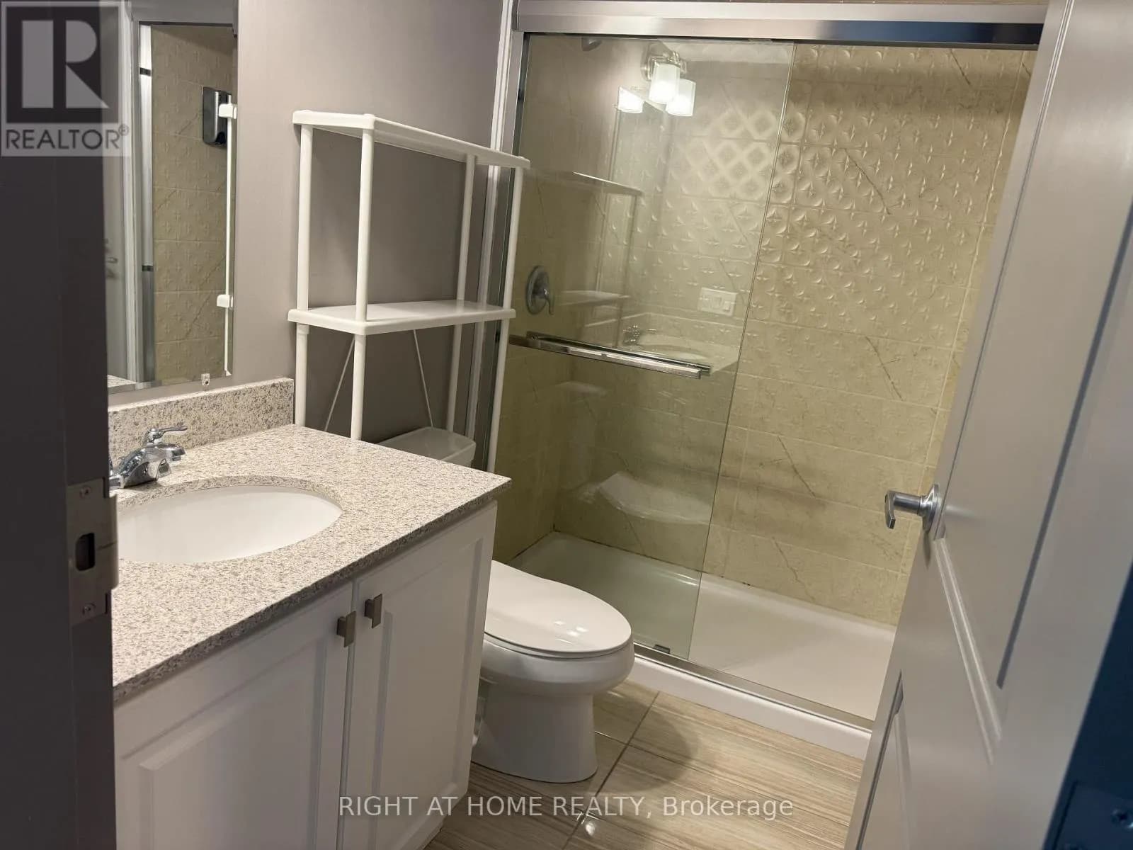 501 - 321 SPRUCE STREET — photo 2 of 13