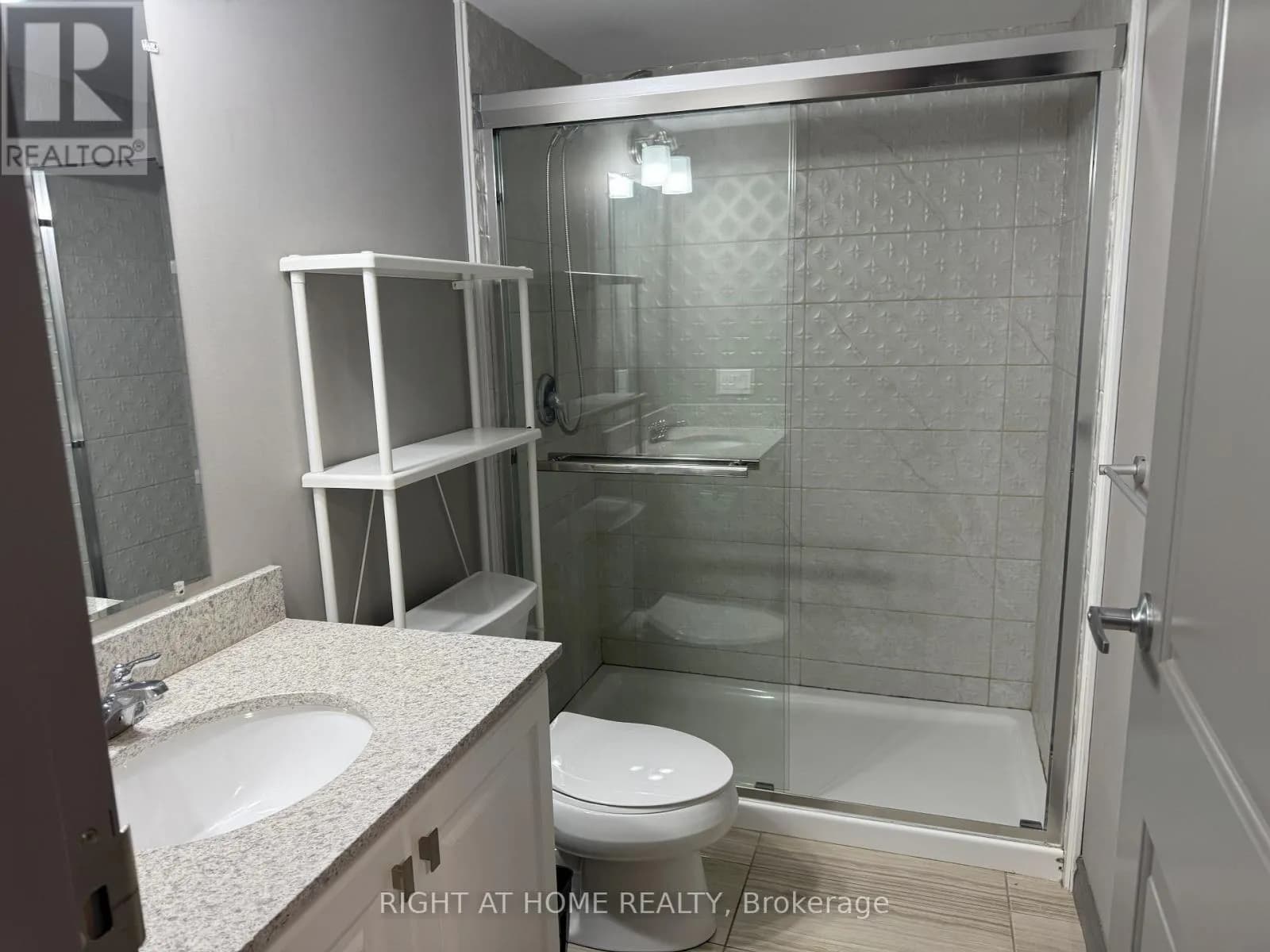 501 - 321 SPRUCE STREET — photo 3 of 13