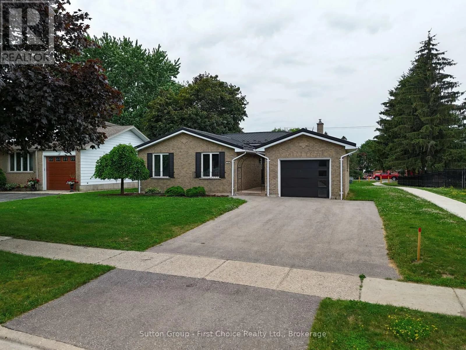 70 BEDFORD DRIVE — photo 1 of 29
