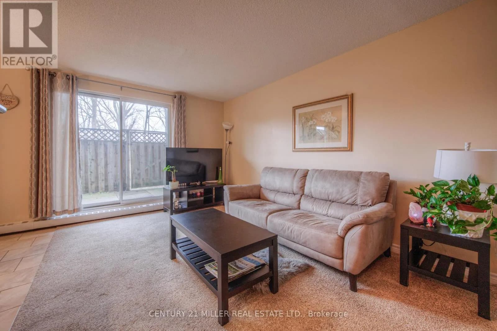 110 - 793 COLBORNE STREET E — photo 5 of 28