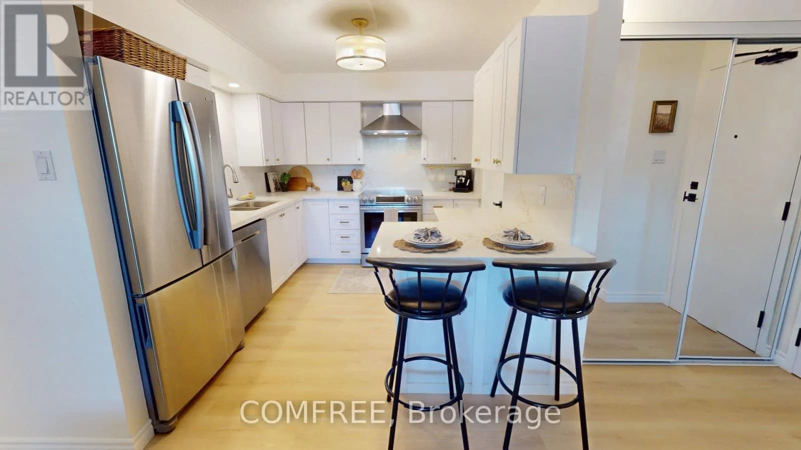201 - 50 CAMPBELL COURT — photo 5 of 18
