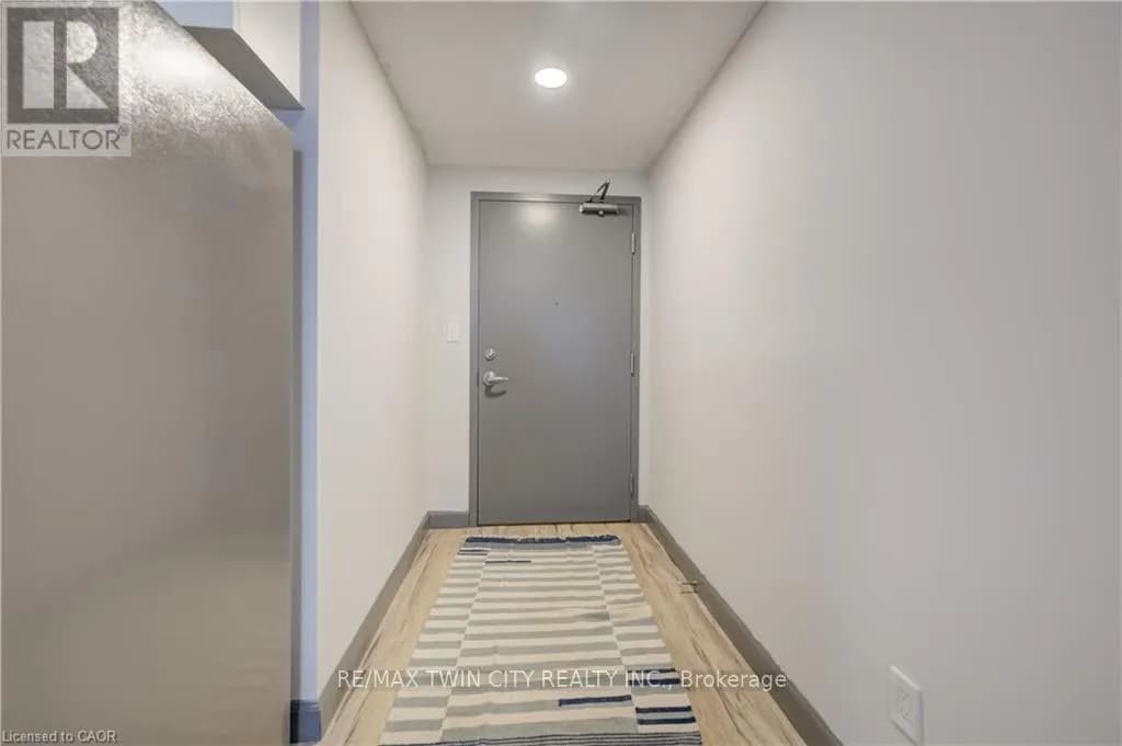 198 - 258A SUNVIEW STREET — photo 3 of 31