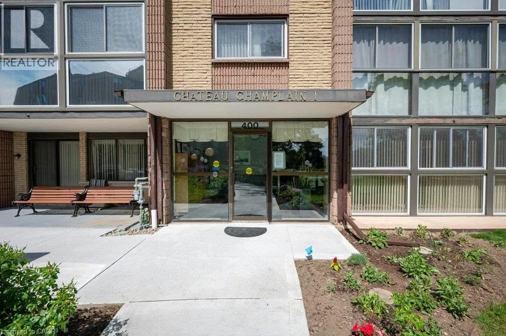 400 CHAMPLAIN Boulevard Unit# 406 — photo 3 of 49