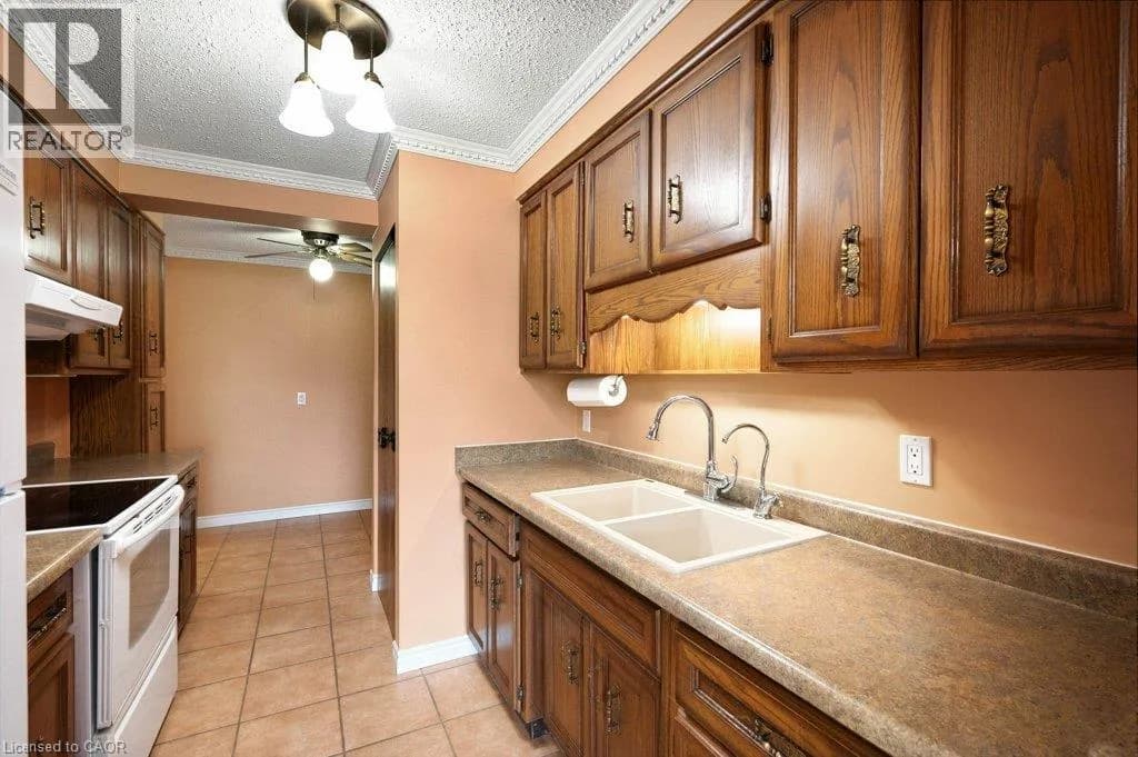 400 CHAMPLAIN Boulevard Unit# 406 — photo 5 of 49