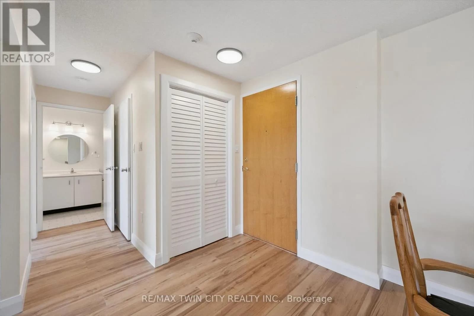514 - 55 BLUE SPRINGS DRIVE — photo 4 of 37