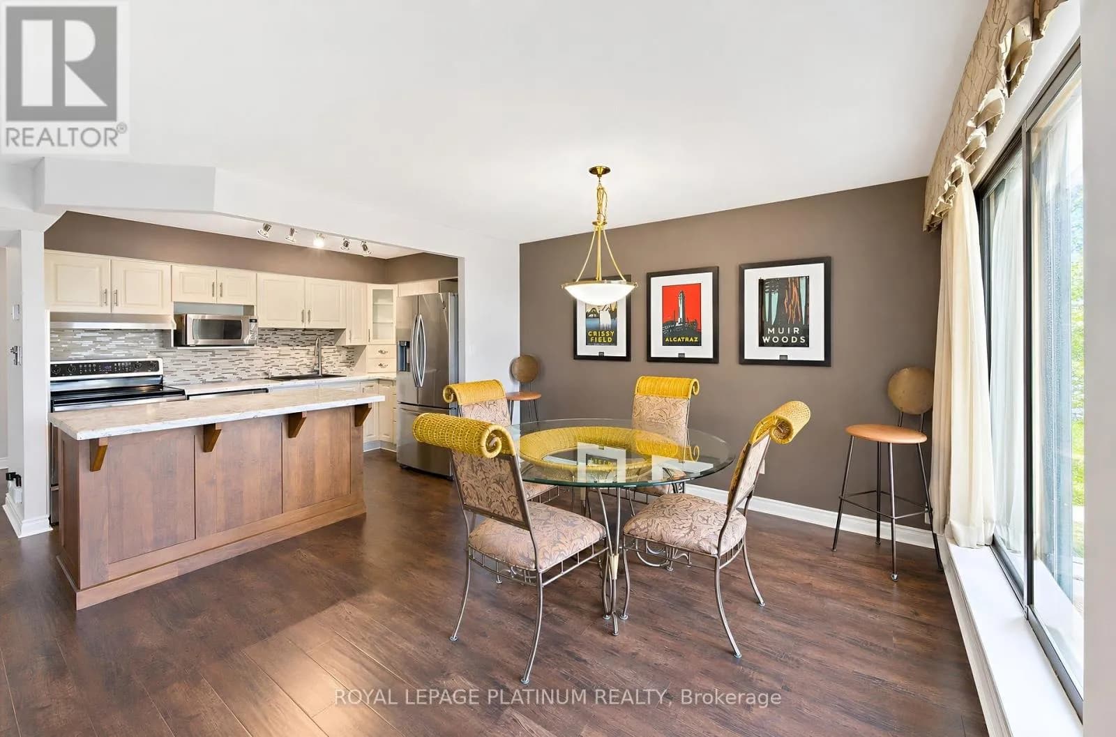 401 - 688 PRESTON PARKWAY — photo 3 of 27