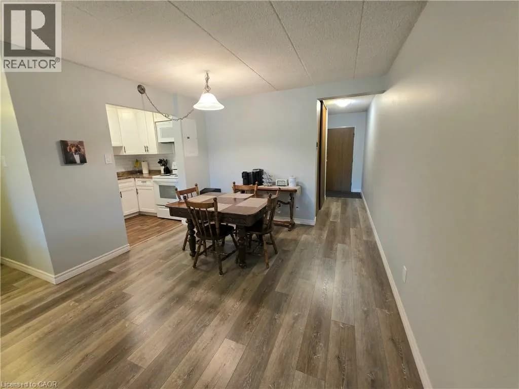24 MOOREGATE Crescent Unit# 103 — photo 5 of 27