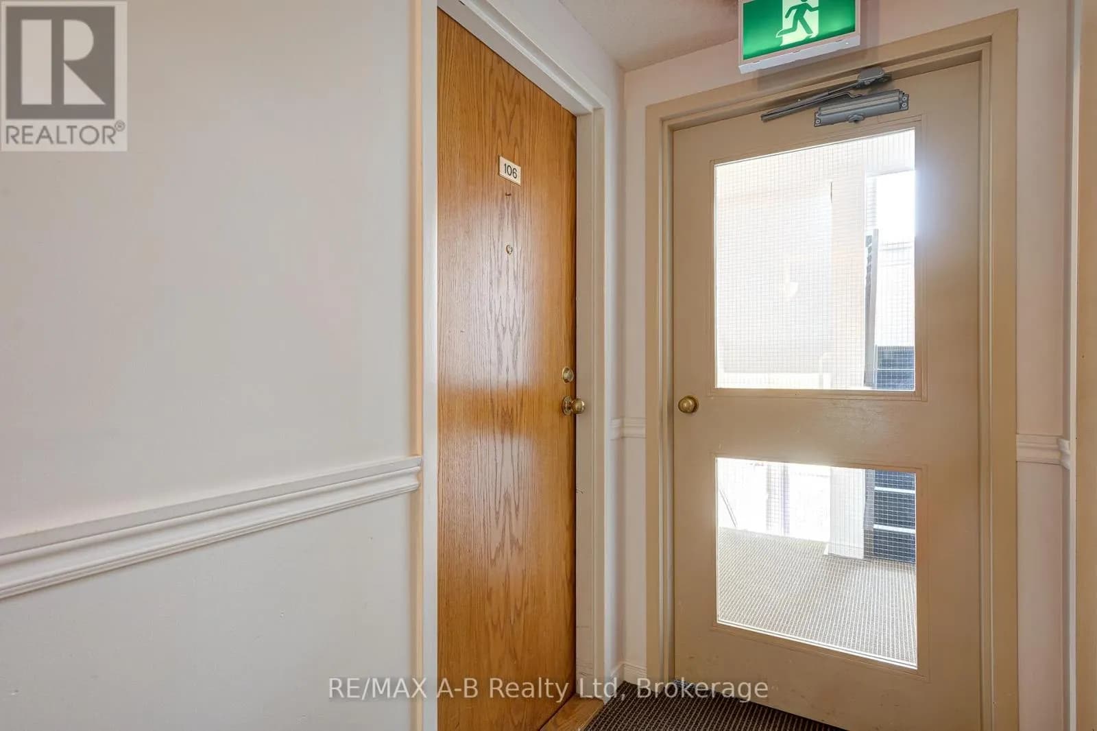 106 - 50 CAMPBELL COURT — photo 5 of 23