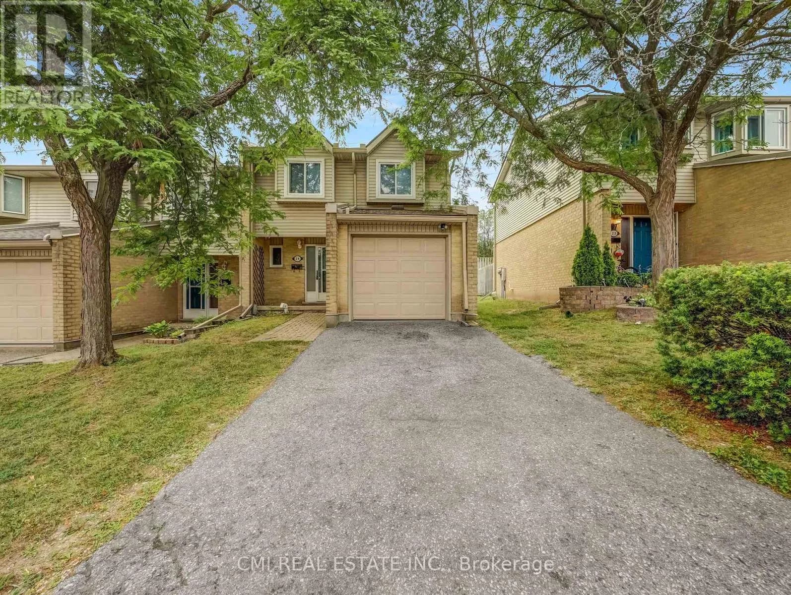 24 - 29 PAULANDER DRIVE — photo 2 of 41