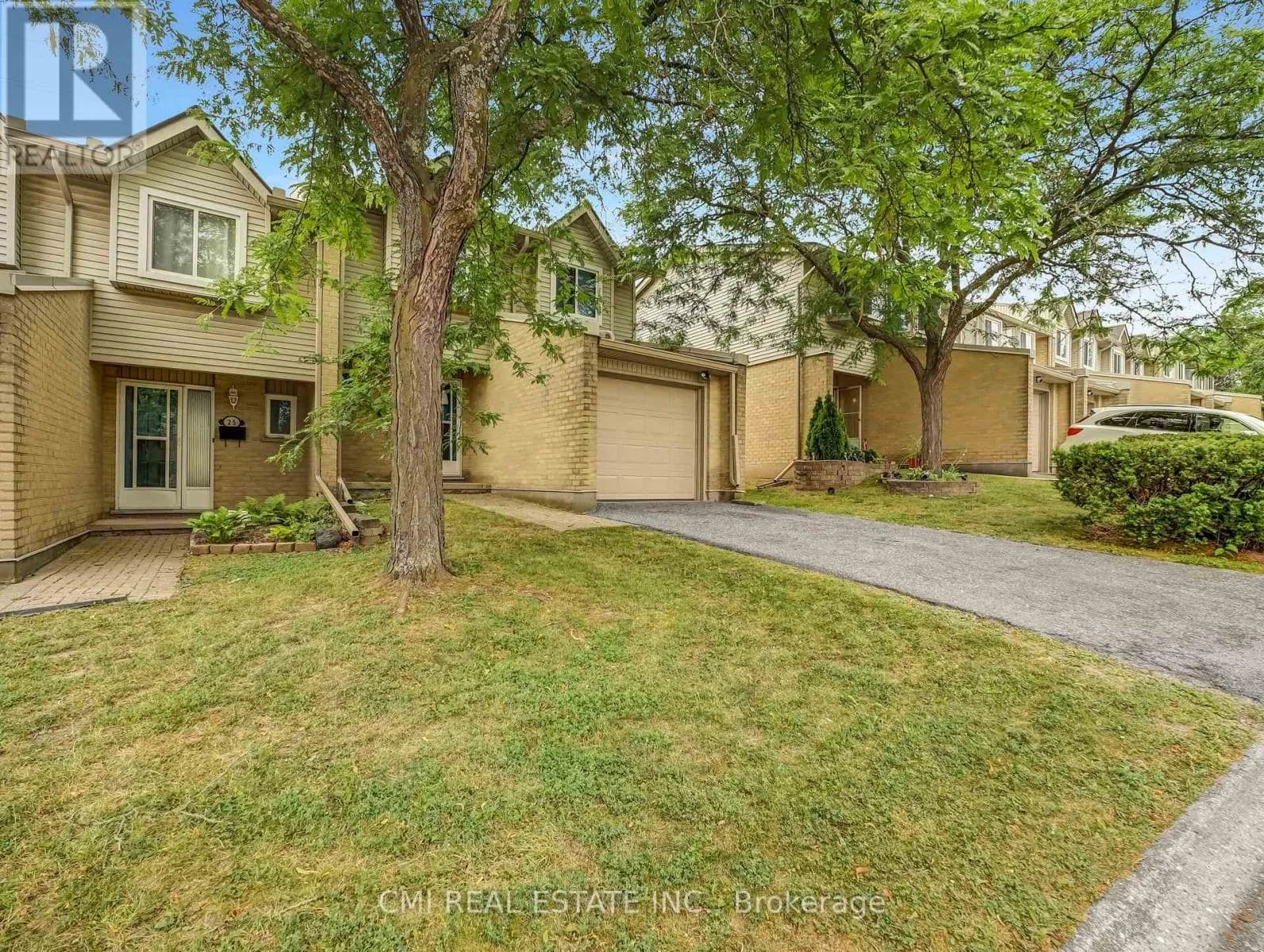 24 - 29 PAULANDER DRIVE — photo 3 of 41