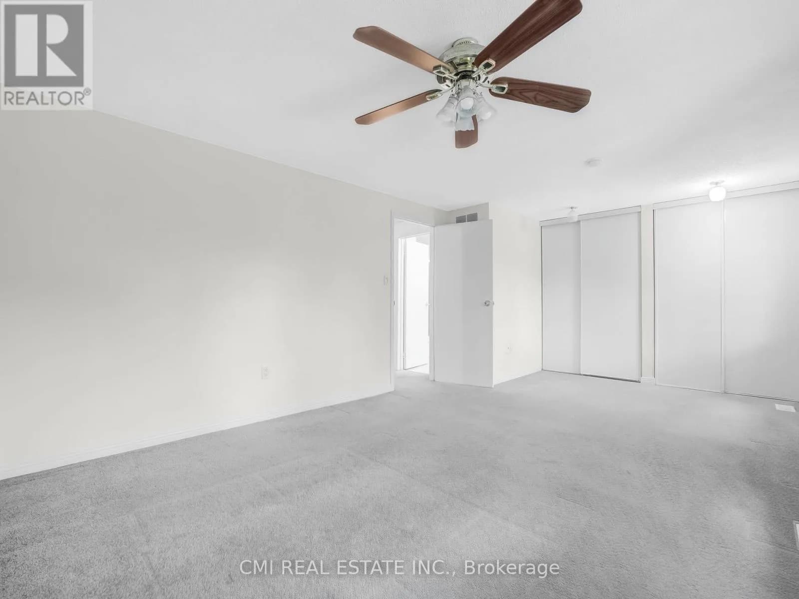 24 - 29 PAULANDER DRIVE — photo 5 of 41