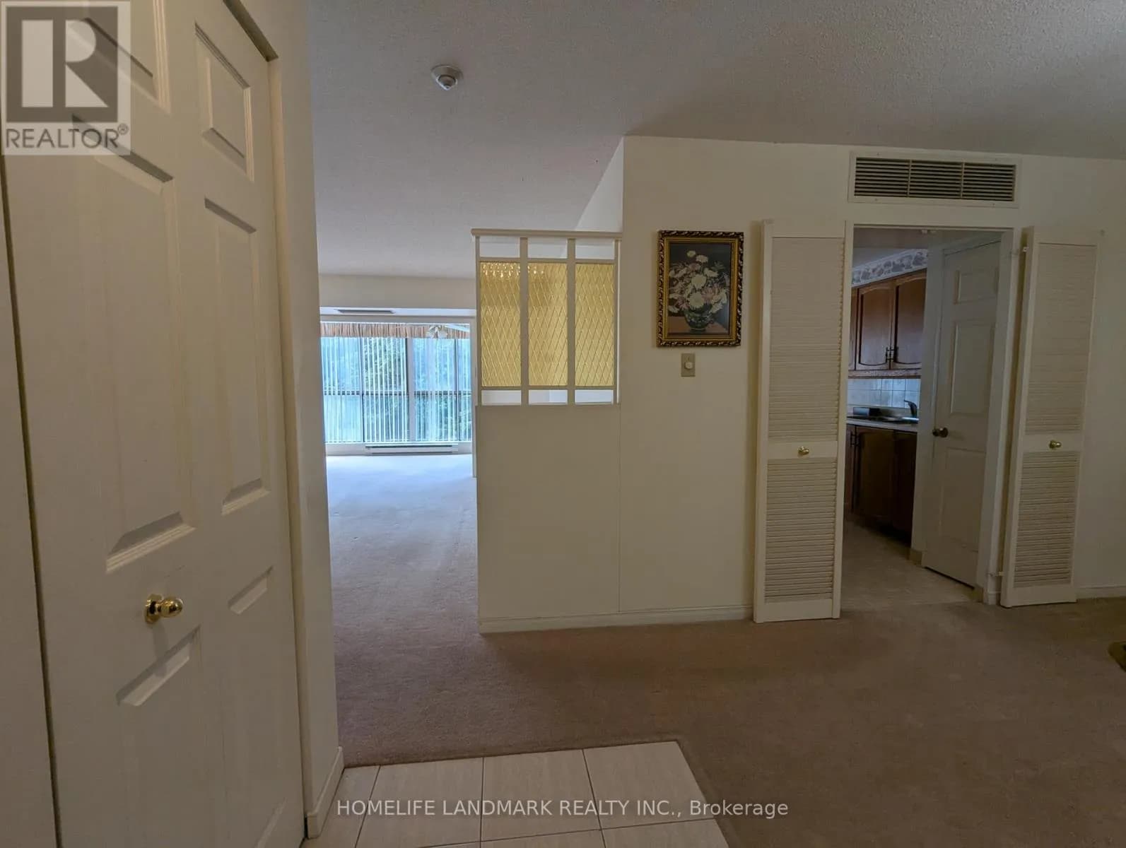 306 - 265 WESTCOURT PLACE — photo 2 of 36