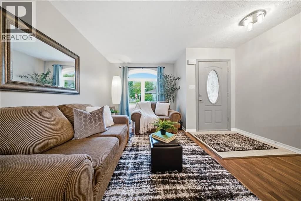 58 WATERLOO Street Unit# 4 — photo 4 of 24