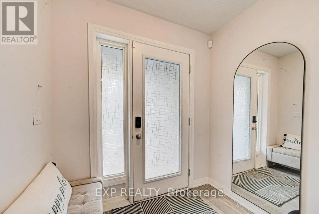 1302 - 585 COLBORNE STREET E — photo 2 of 39