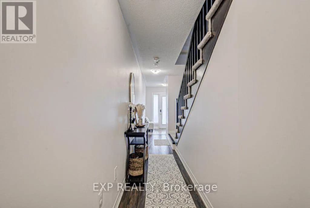 1302 - 585 COLBORNE STREET E — photo 4 of 39