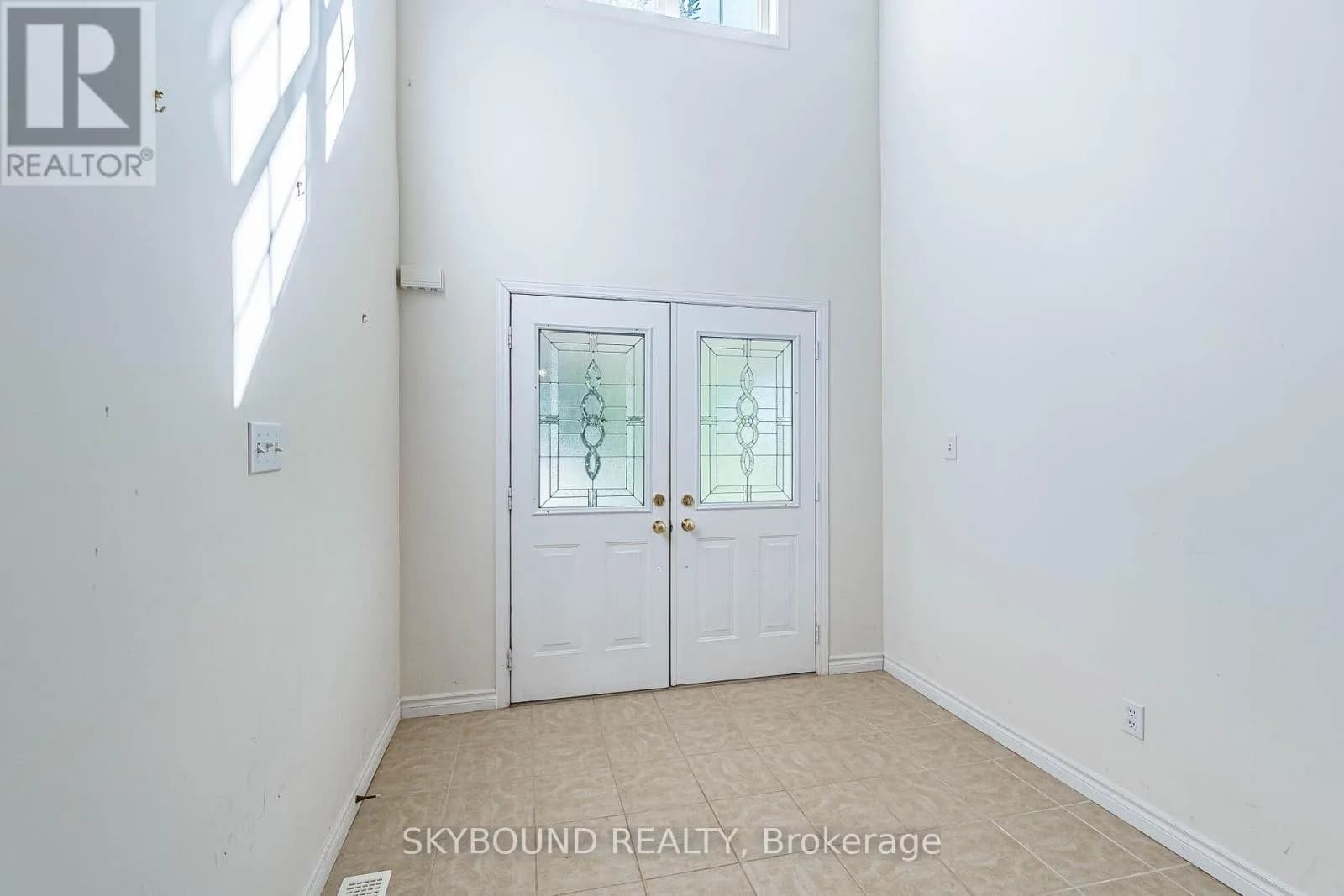 735 KARLSFELD ROAD — photo 4 of 47