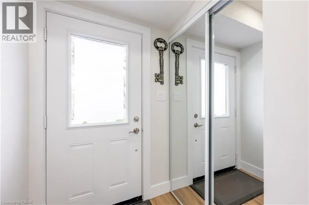 185 HIGHLAND Crescent Unit# 2 — photo 4 of 41