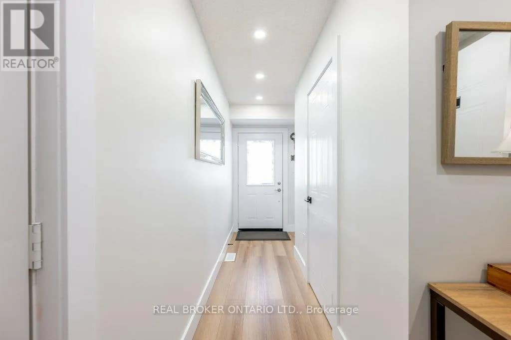 2 - 185 HIGHLAND CRESCENT — photo 3 of 41