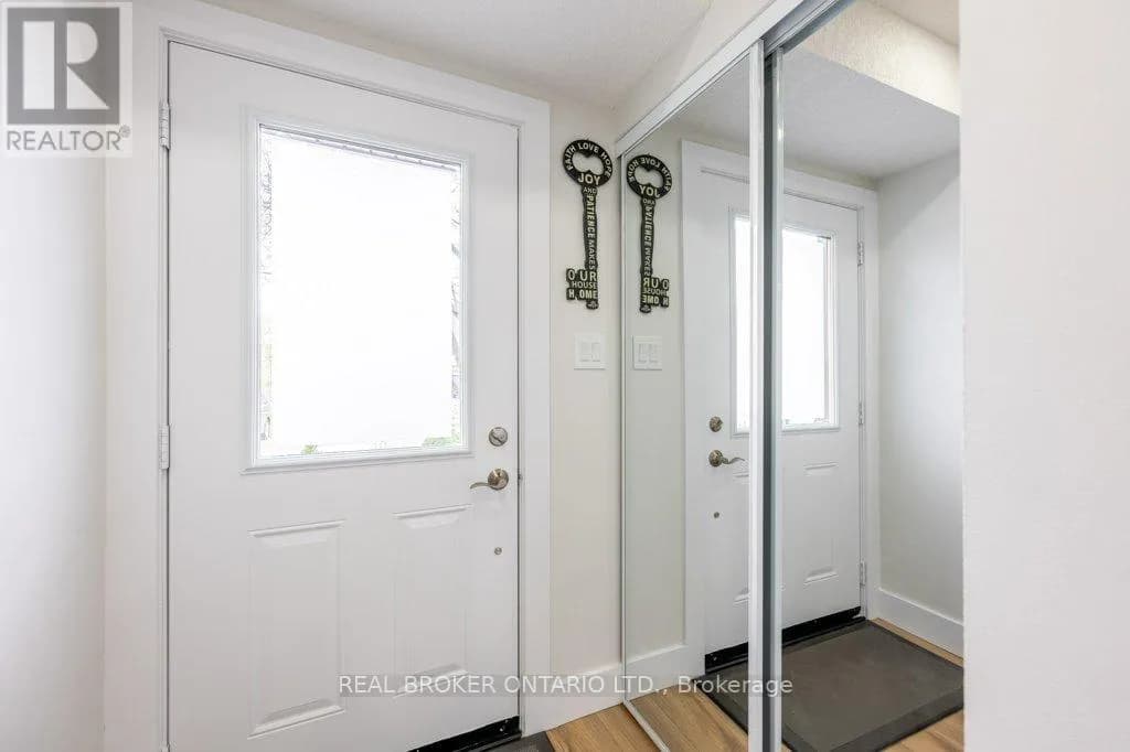 2 - 185 HIGHLAND CRESCENT — photo 4 of 41