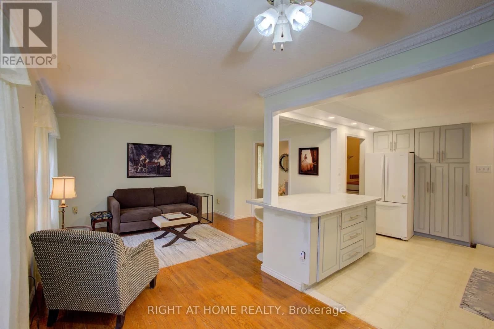 30 PARKVIEW DRIVE — photo 3 of 20