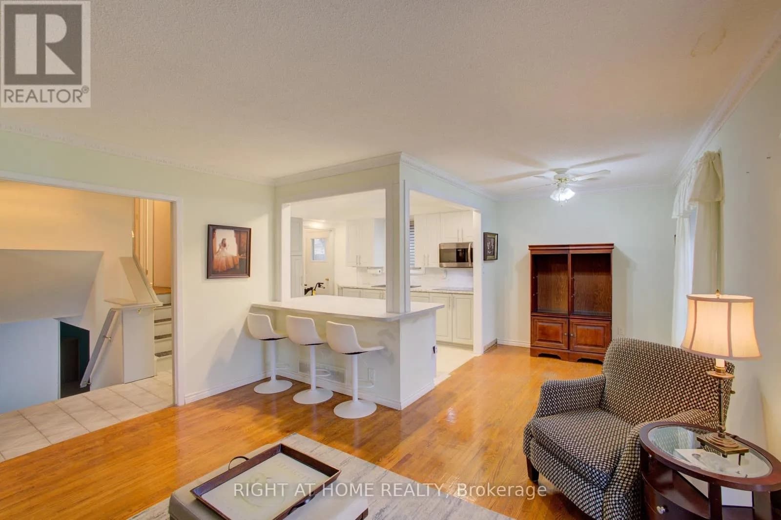 30 PARKVIEW DRIVE — photo 5 of 20