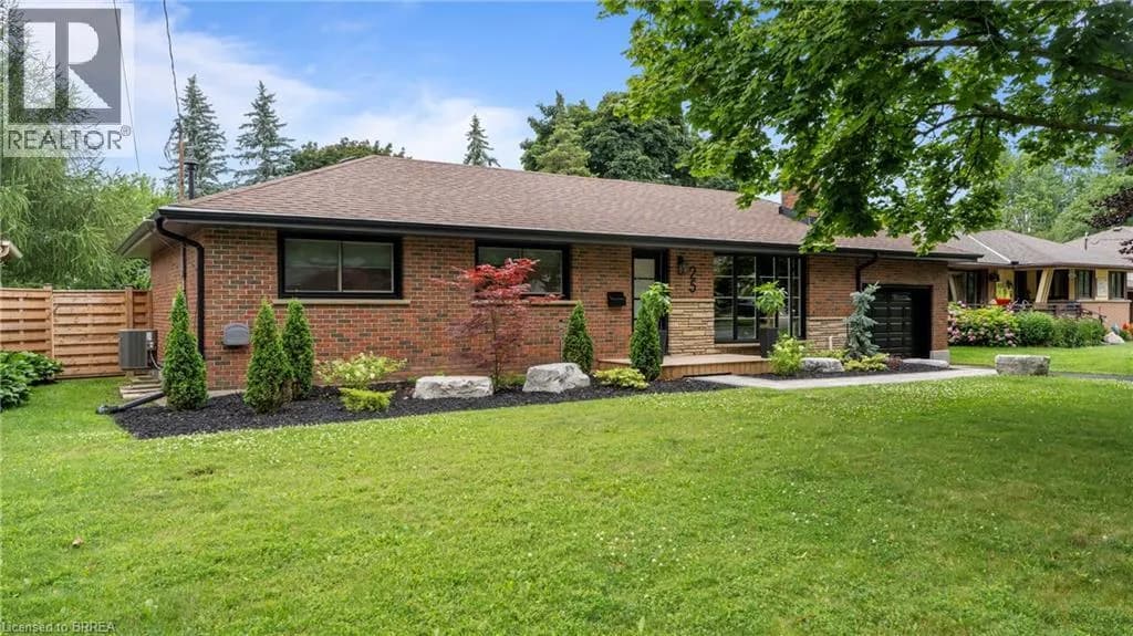 25 SENECA Crescent — photo 4 of 38