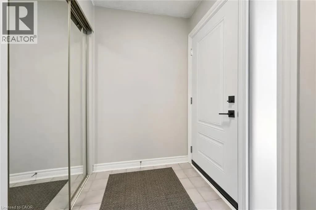 431 KEATS Way Unit# 3 — photo 5 of 36