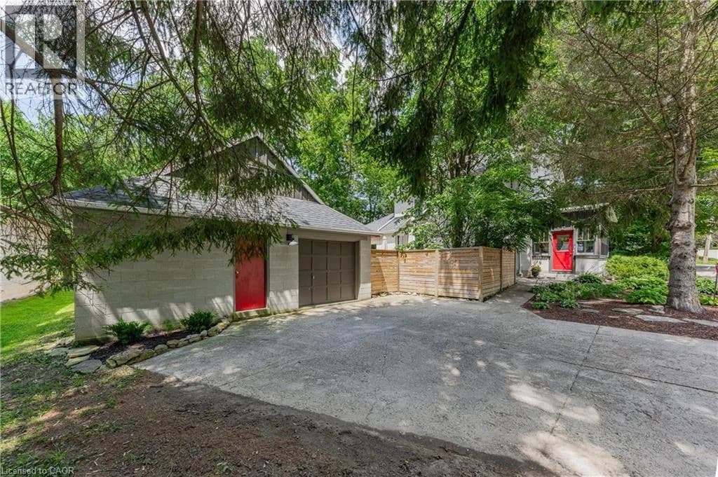 22 SOPHIA Street — photo 4 of 50