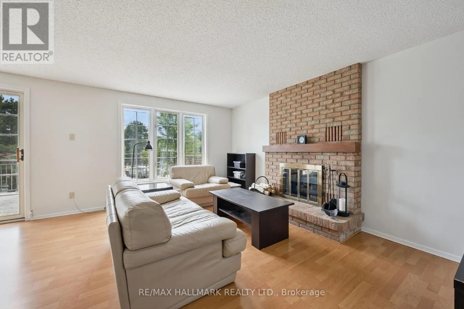 1 - 489 BEECHWOOD DRIVE — photo 4 of 33