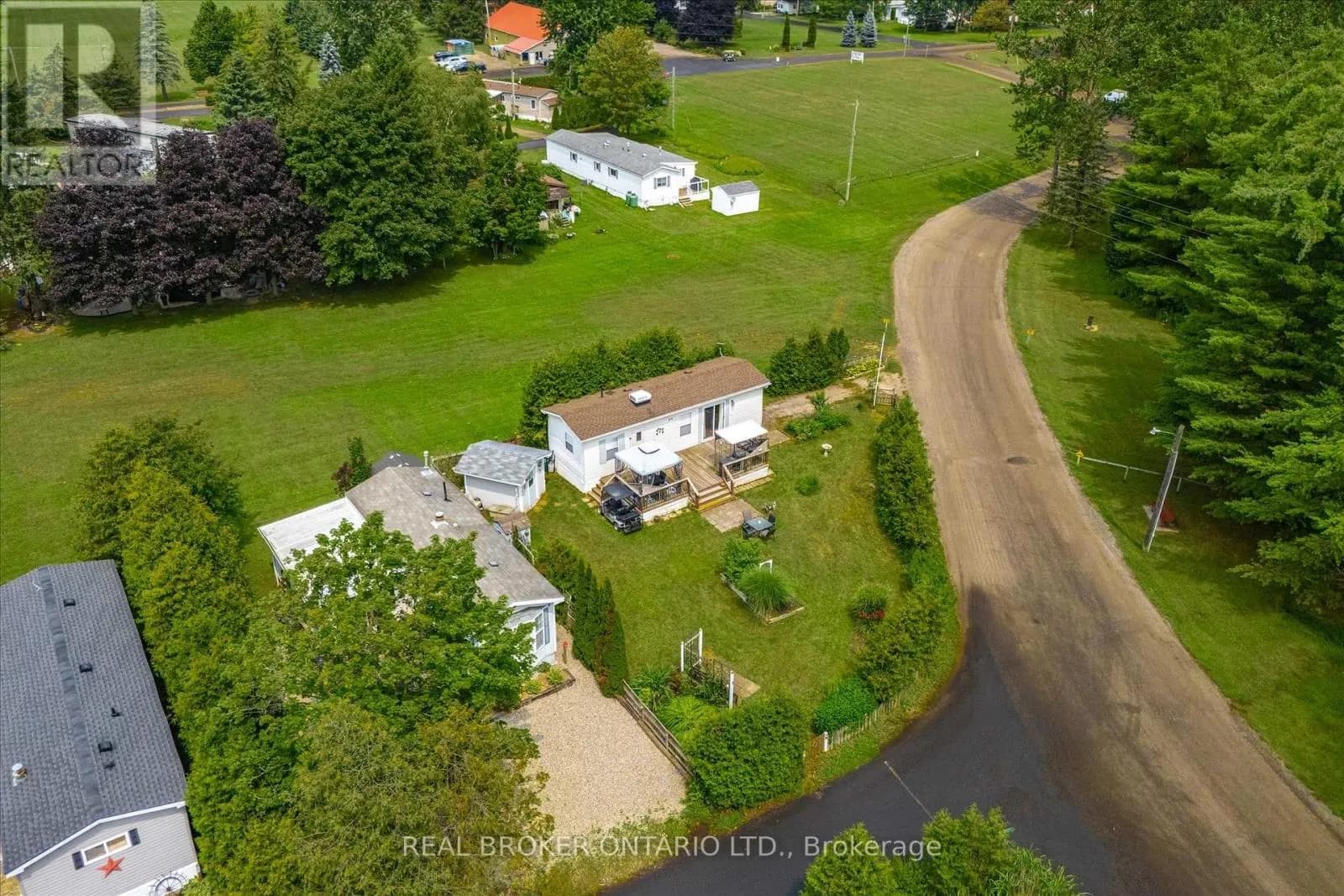 218 BEACH ROAD — photo 4 of 46