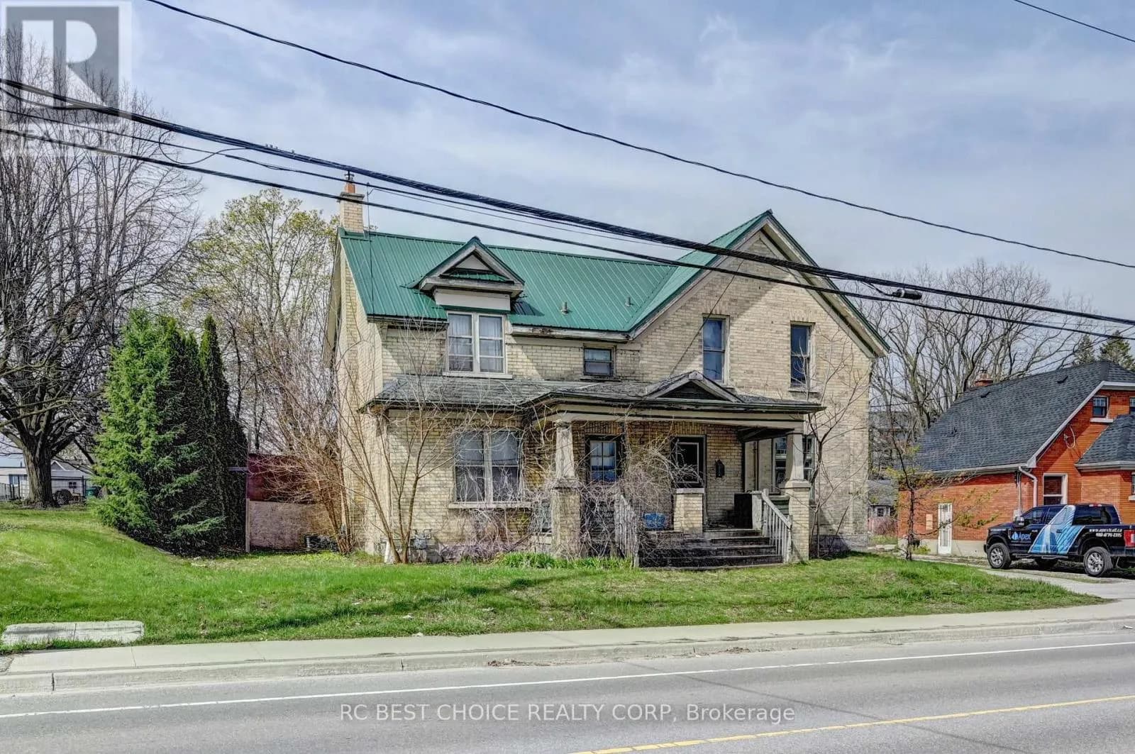 263-265 MILL STREET — photo 1 of 41