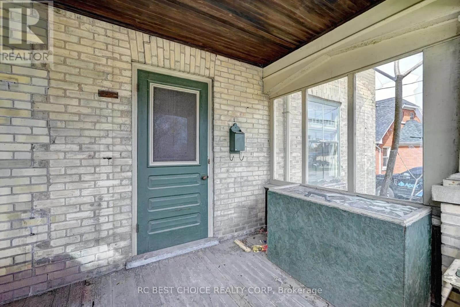 263-265 MILL STREET — photo 3 of 41