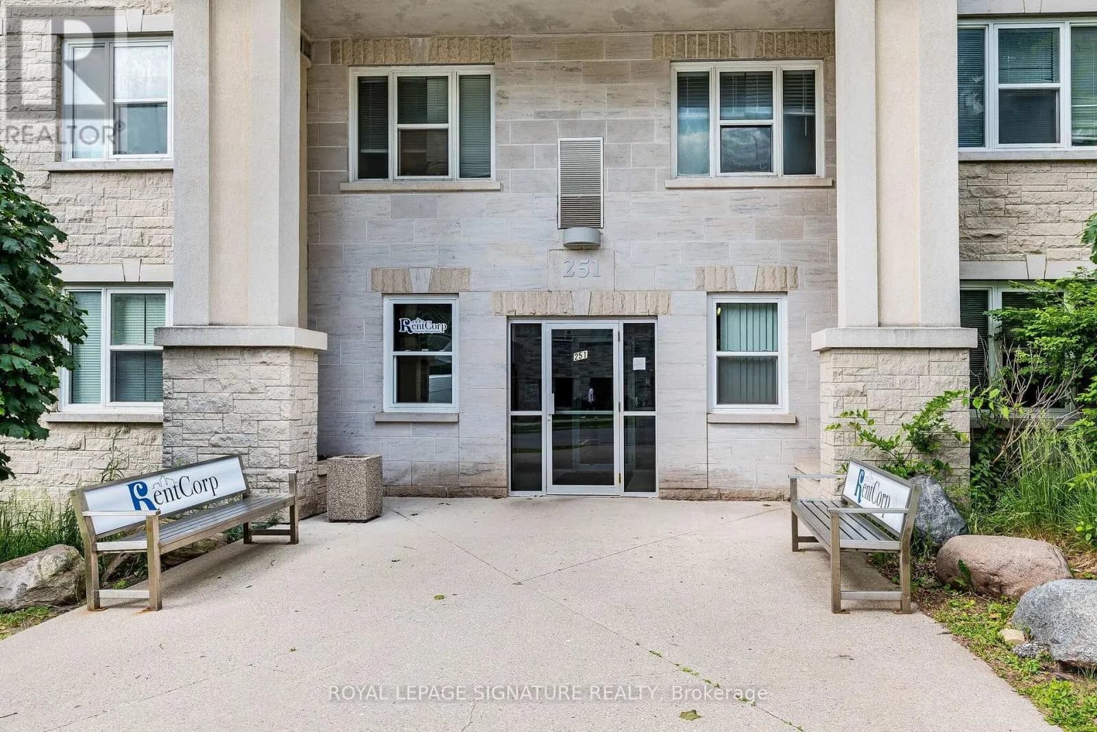 101 - 251 LESTER STREET — photo 4 of 44