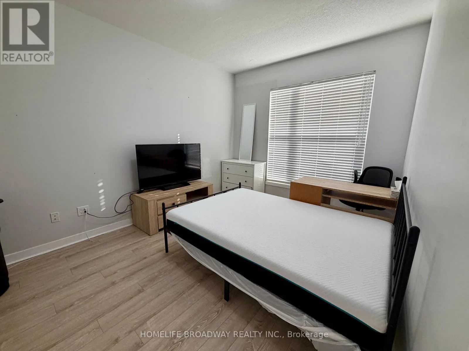 T106 - 62 BALSAM STREET — photo 3 of 40
