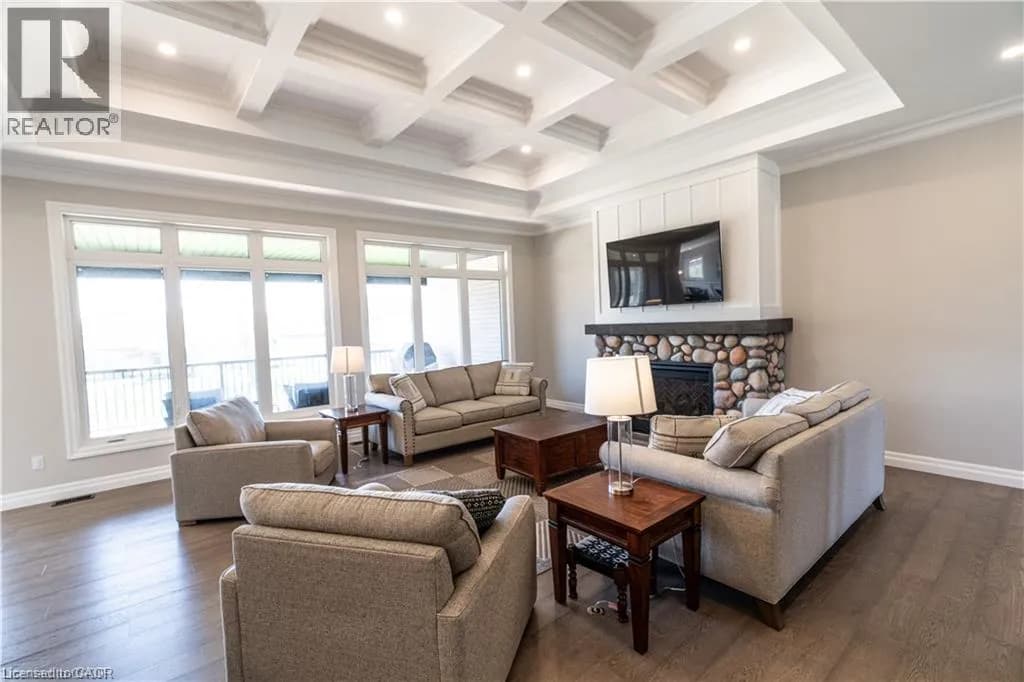 15 HUDSON Drive — photo 4 of 36