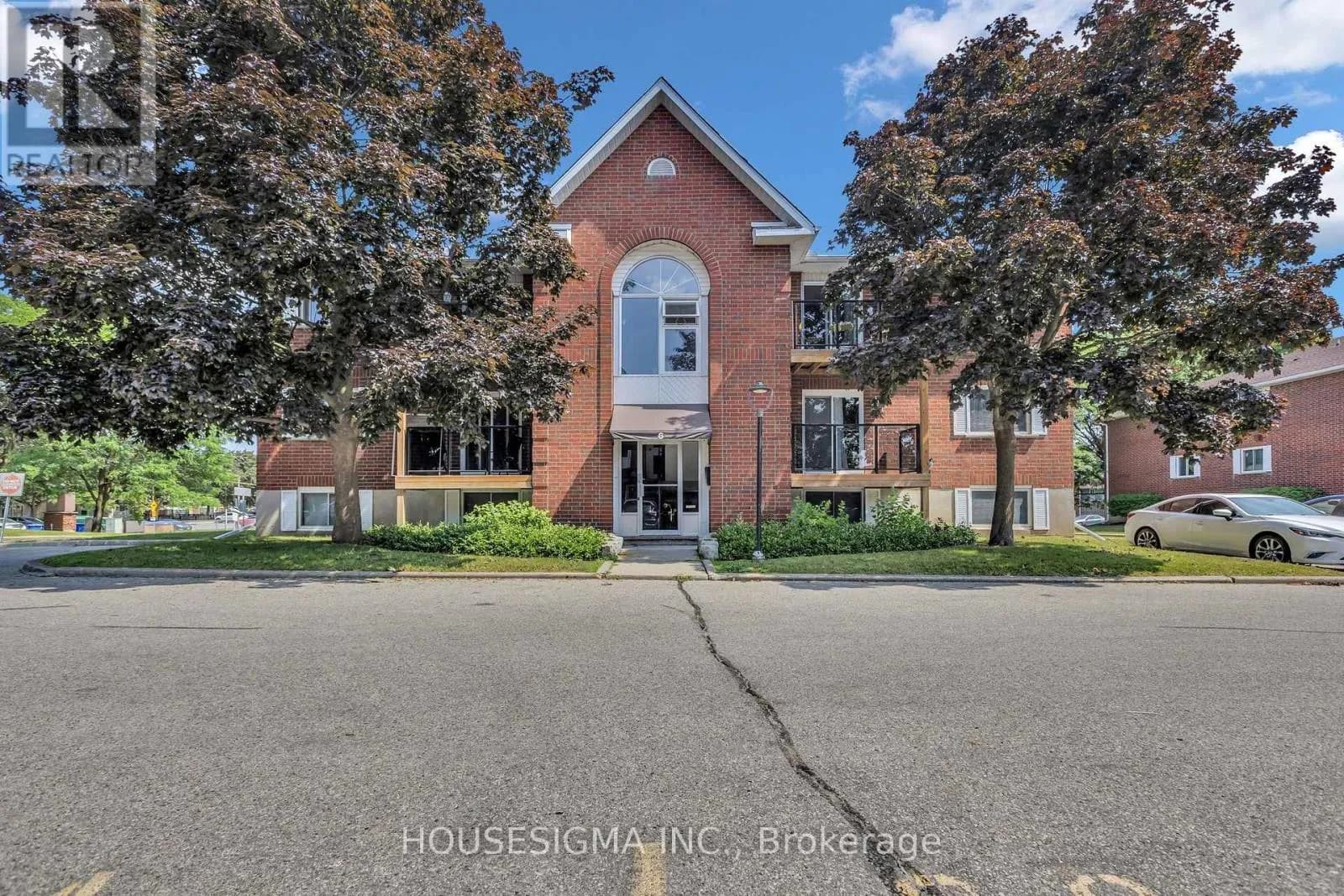 606 - 565 GREENFIELD AVENUE — photo 2 of 26