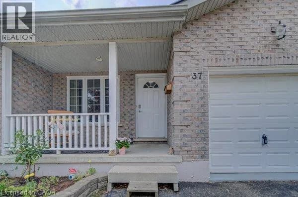 37 WINGFIELD Avenue — photo 3 of 36