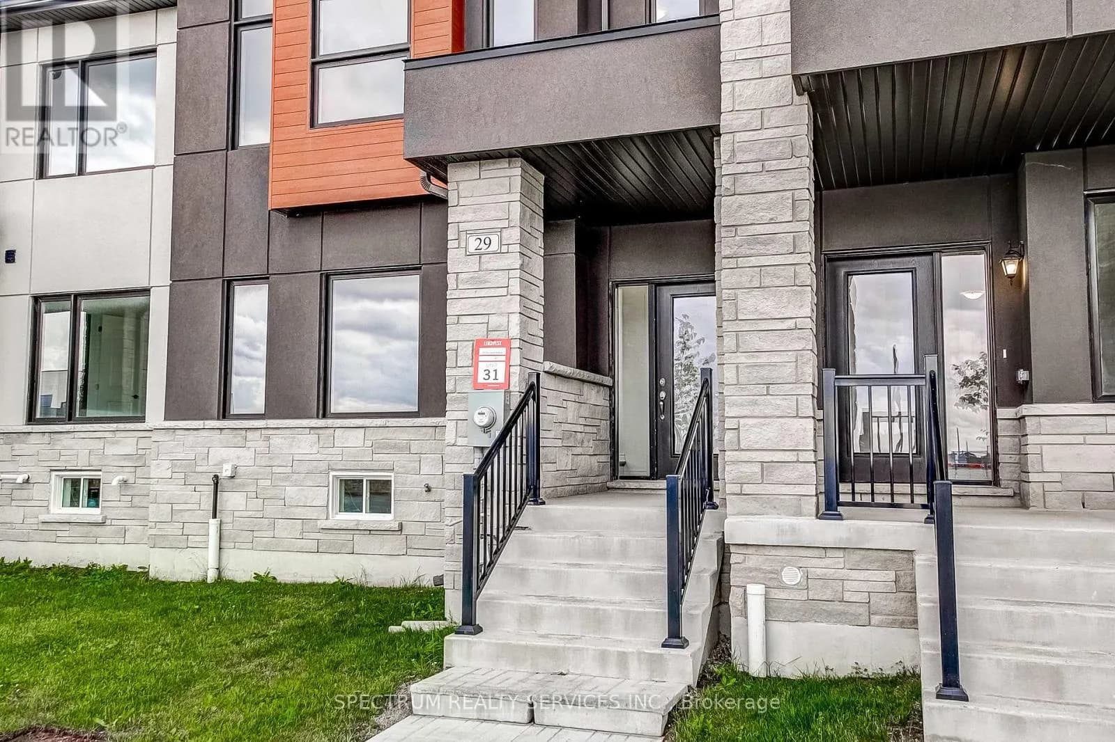 29 STRICKLAND AVENUE — photo 4 of 45