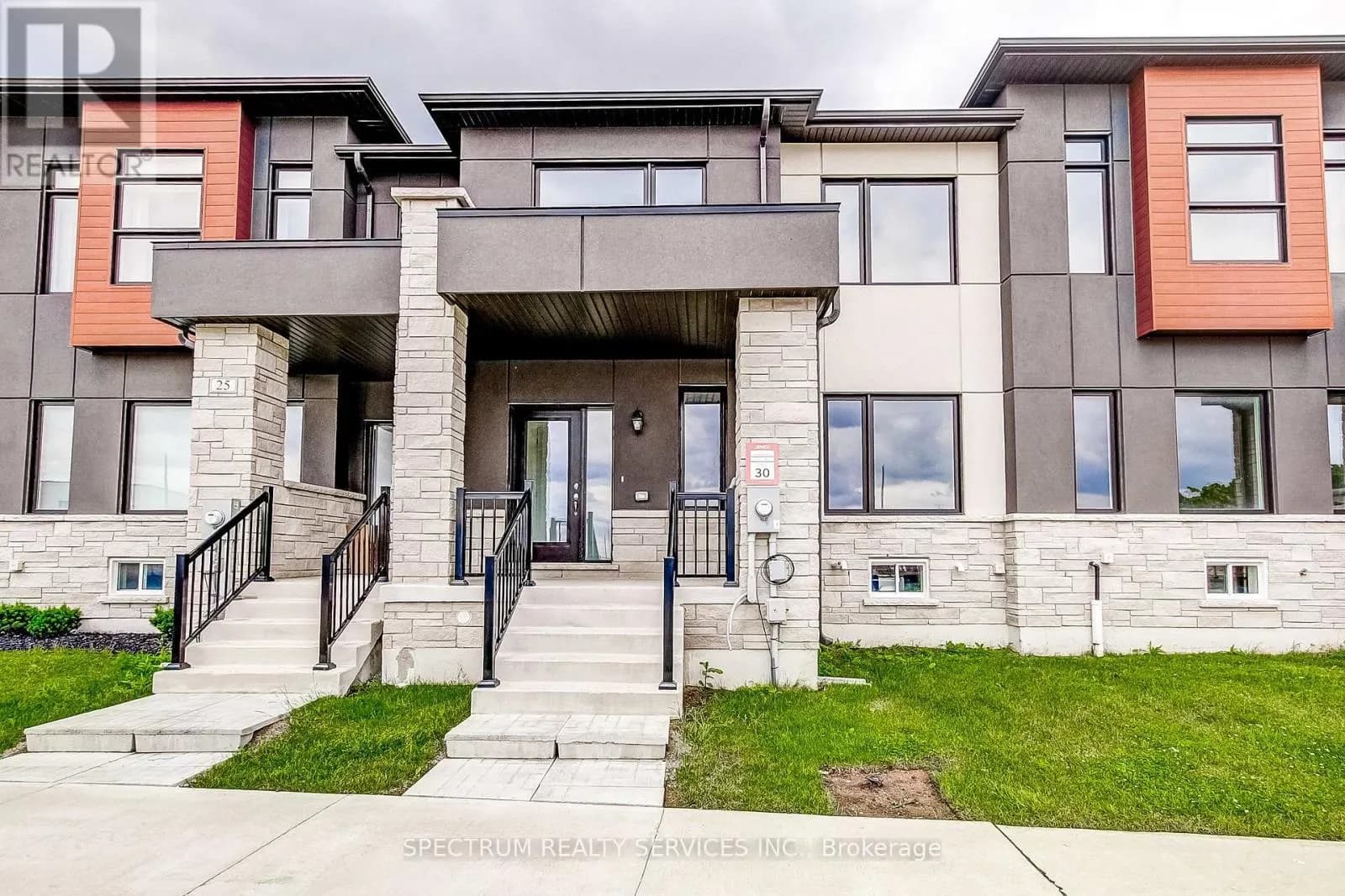 27 STRICKLAND AVENUE — photo 2 of 50