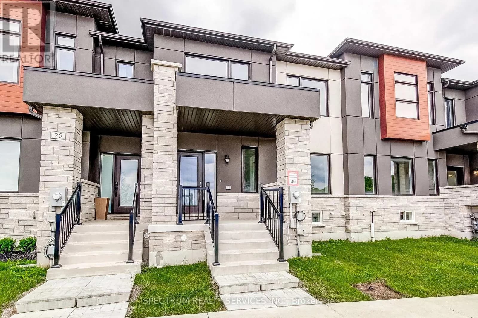27 STRICKLAND AVENUE — photo 3 of 50