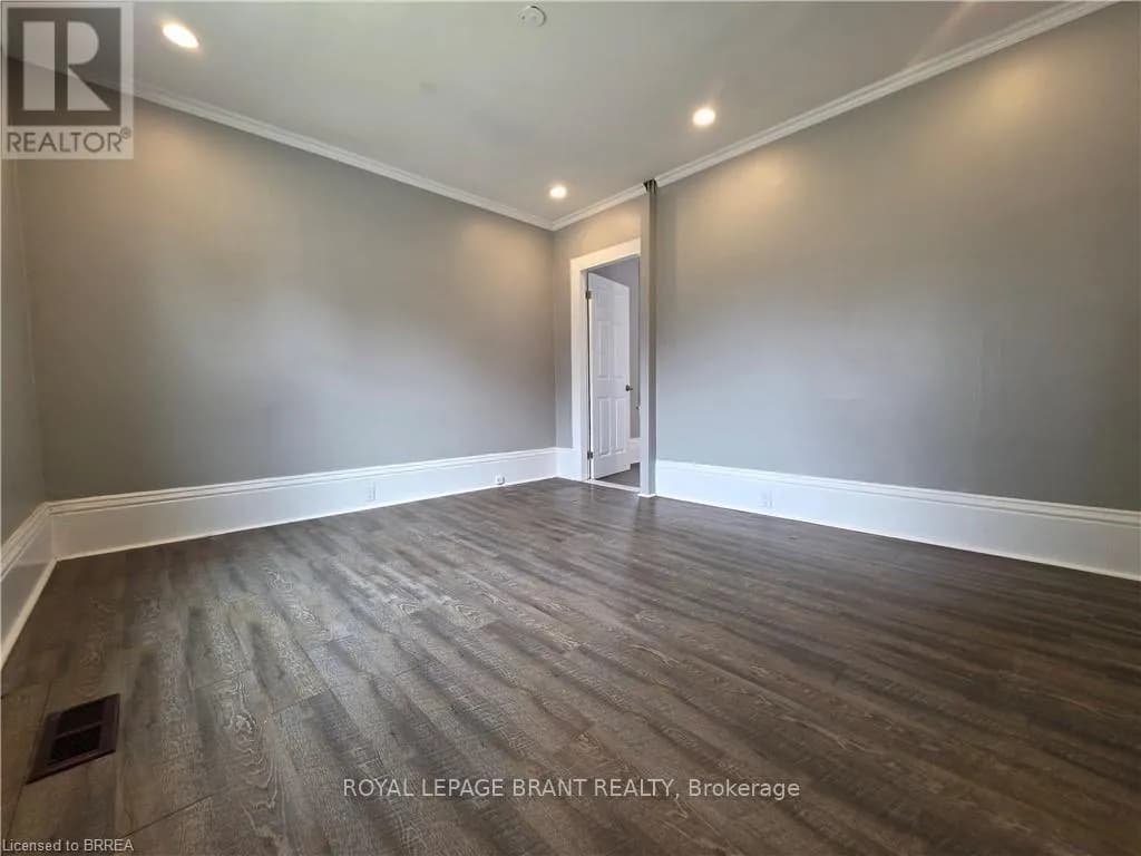 109 SYDENHAM STREET — photo 4 of 30