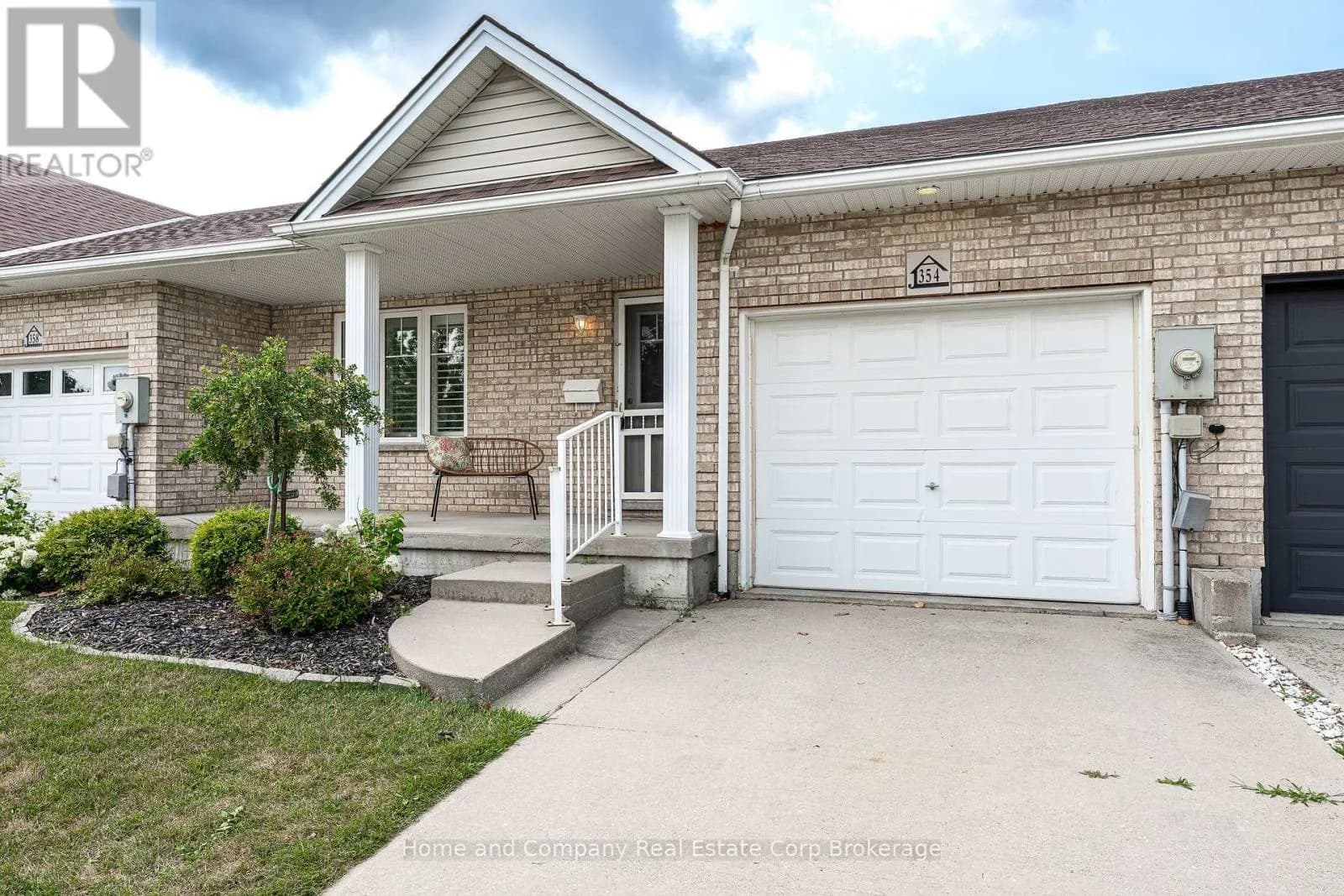 354 DUFFERIN STREET — photo 2 of 38