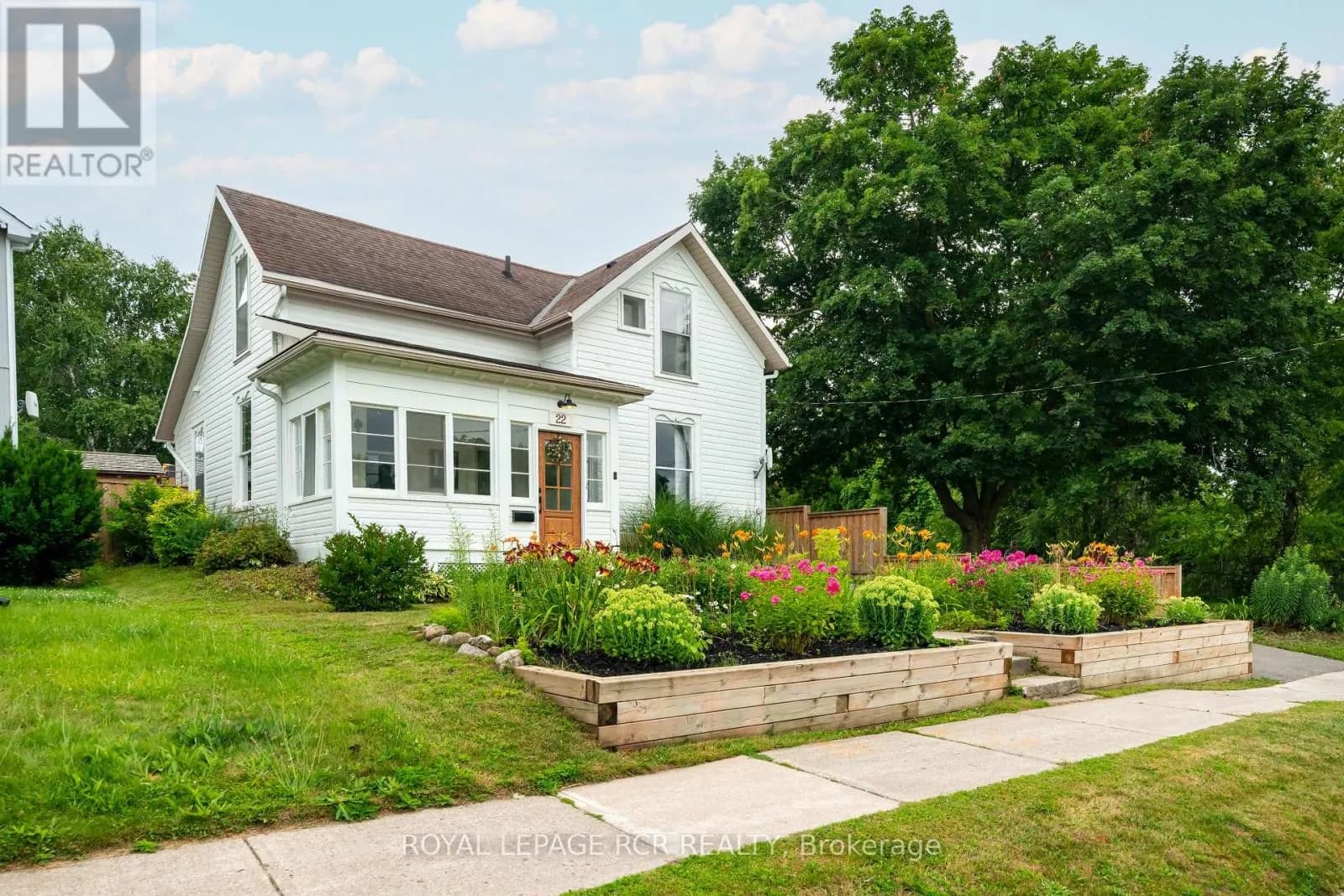 22 JOHN STREET — photo 1 of 50