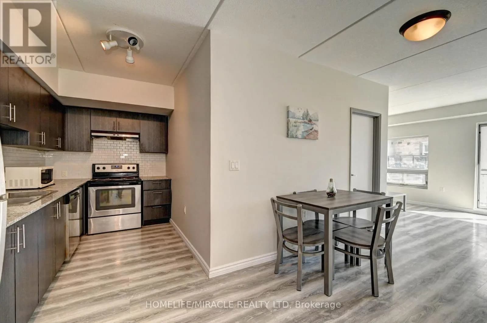 209F - 275 LARCH STREET — photo 5 of 36