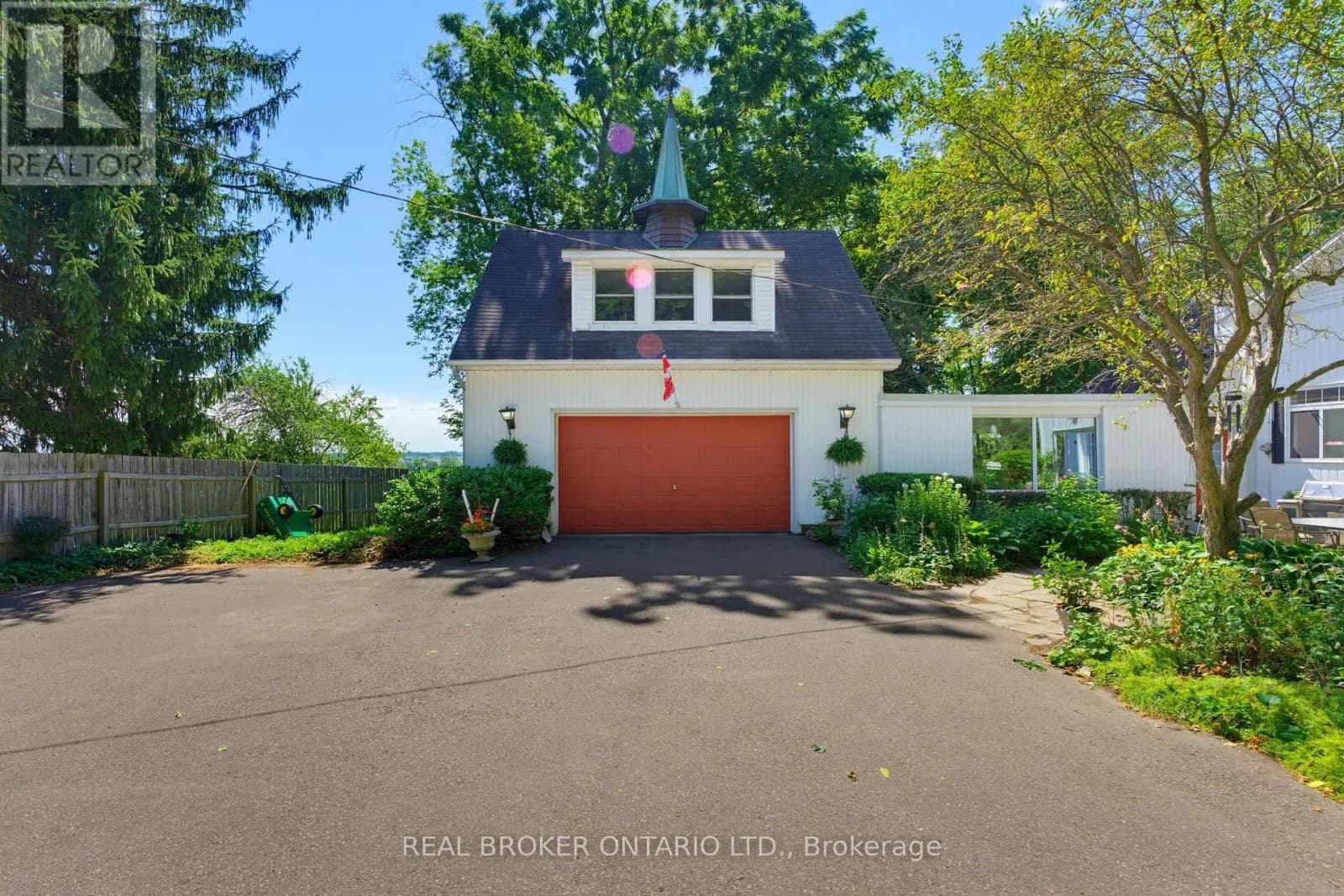 24 PLEASANT RIDGE ROAD — photo 3 of 50