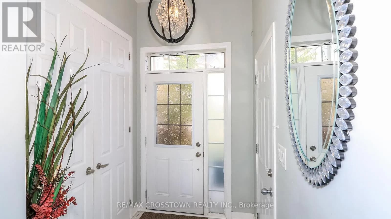 6 - 172 PARKINSON CRESCENT — photo 4 of 38