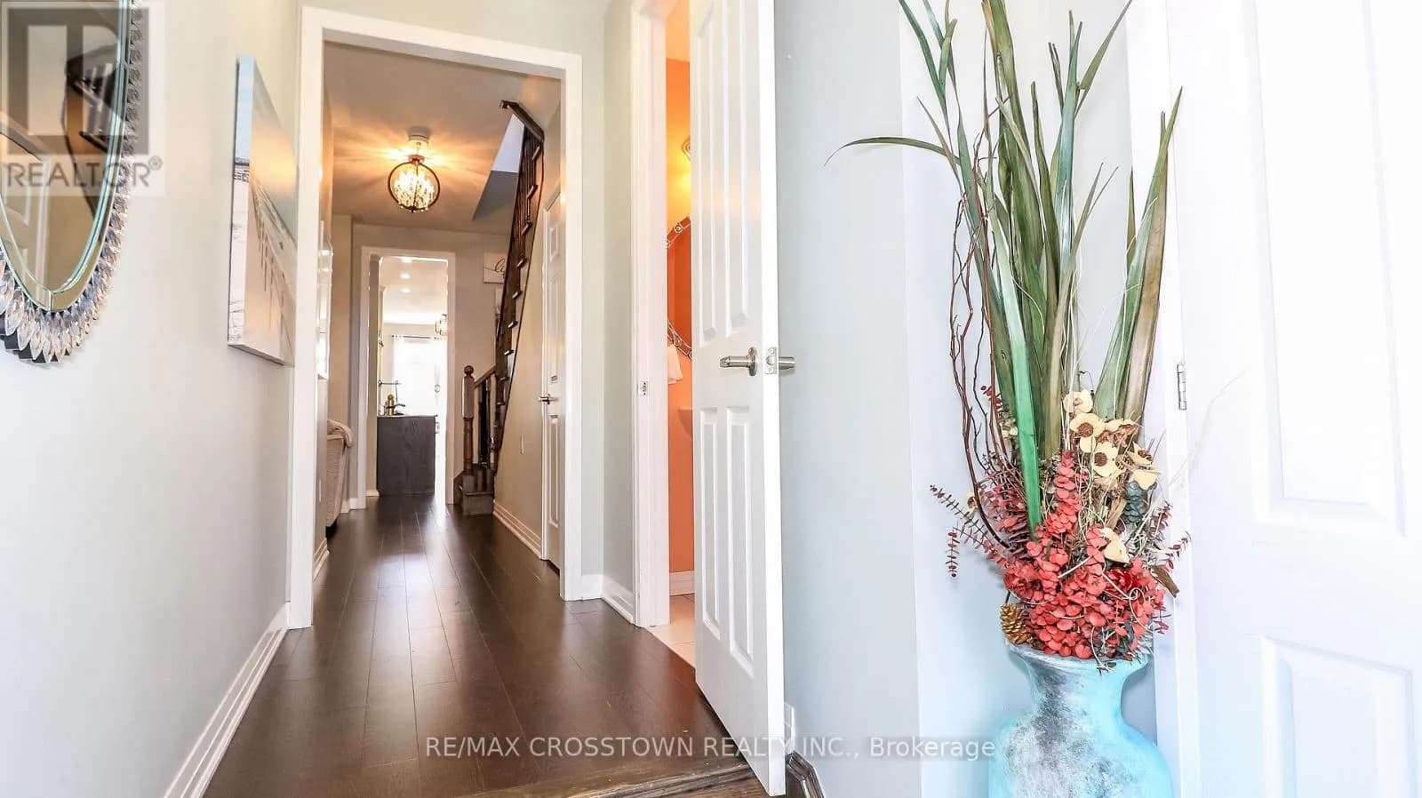 6 - 172 PARKINSON CRESCENT — photo 5 of 38