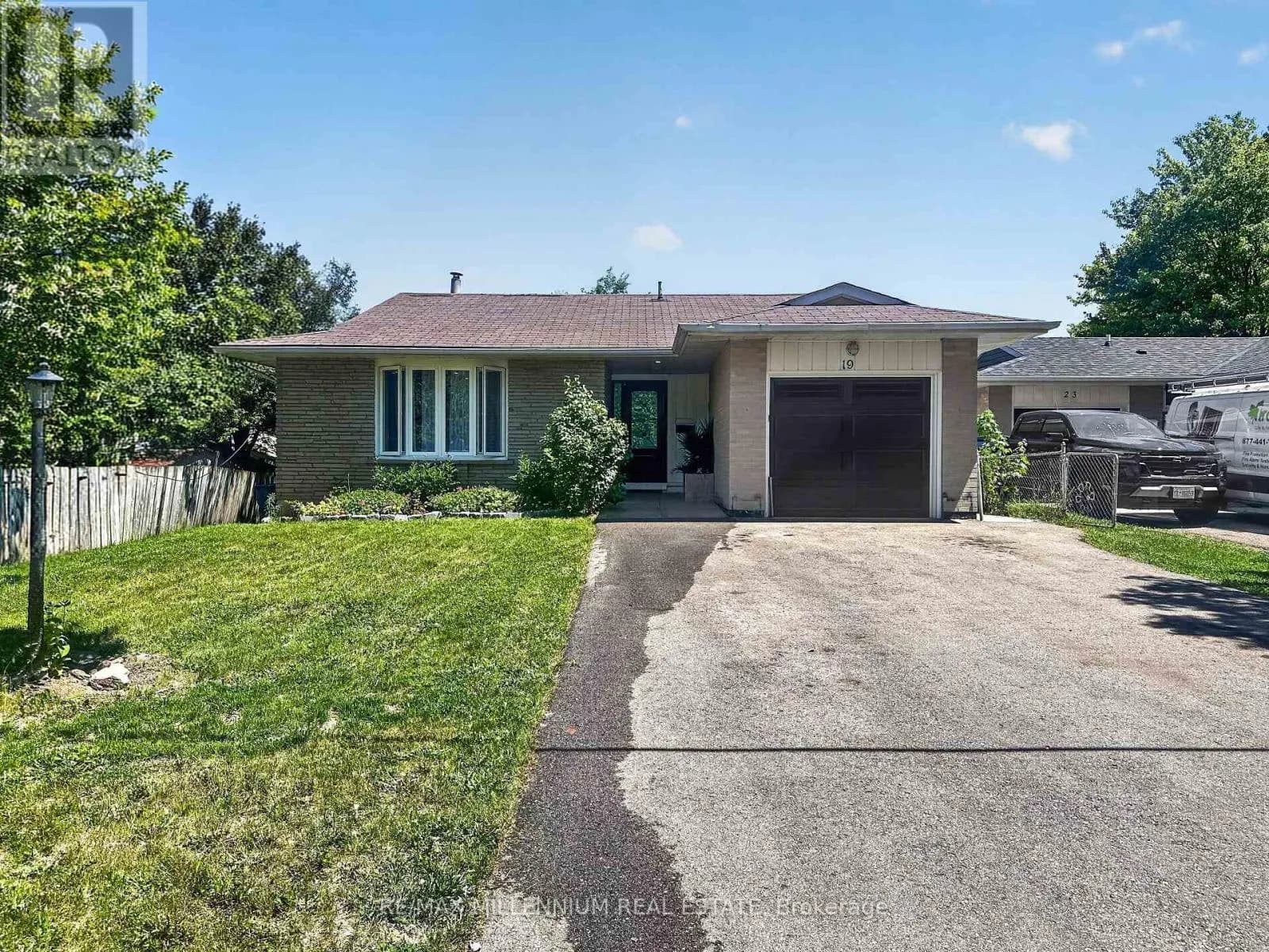 19 CARDWELL STREET — photo 3 of 30