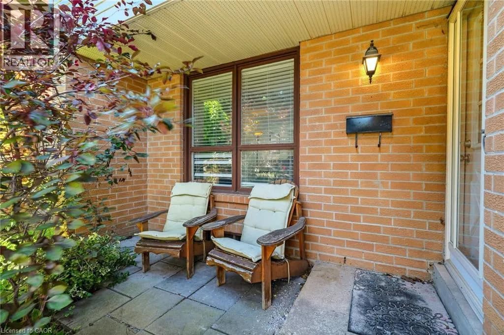 4 EILEEN Street — photo 4 of 36